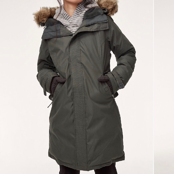 Aritzia TNA summit parka - Picture 1 of 4